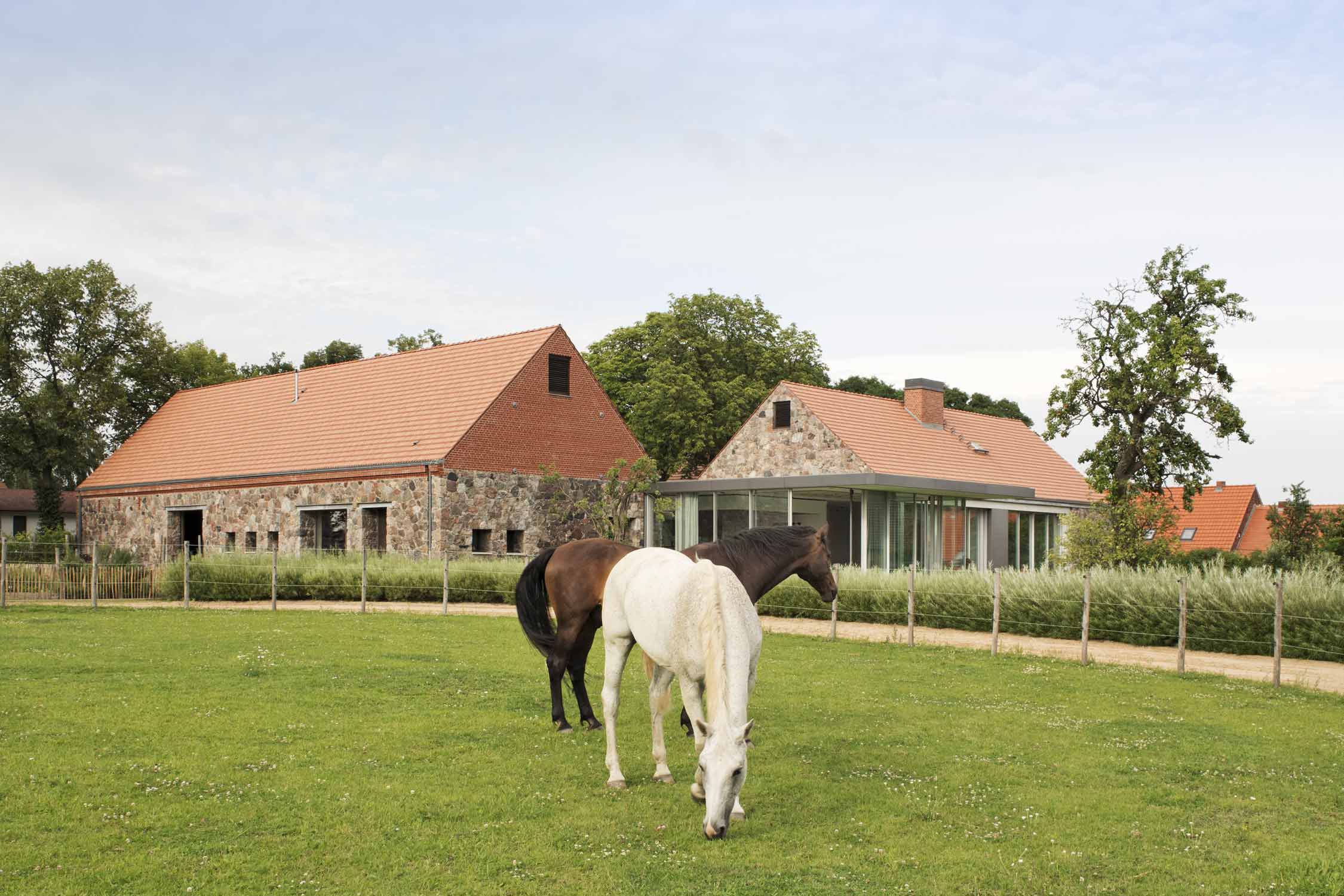 Vierseithof Oberbarnim - Bild 1